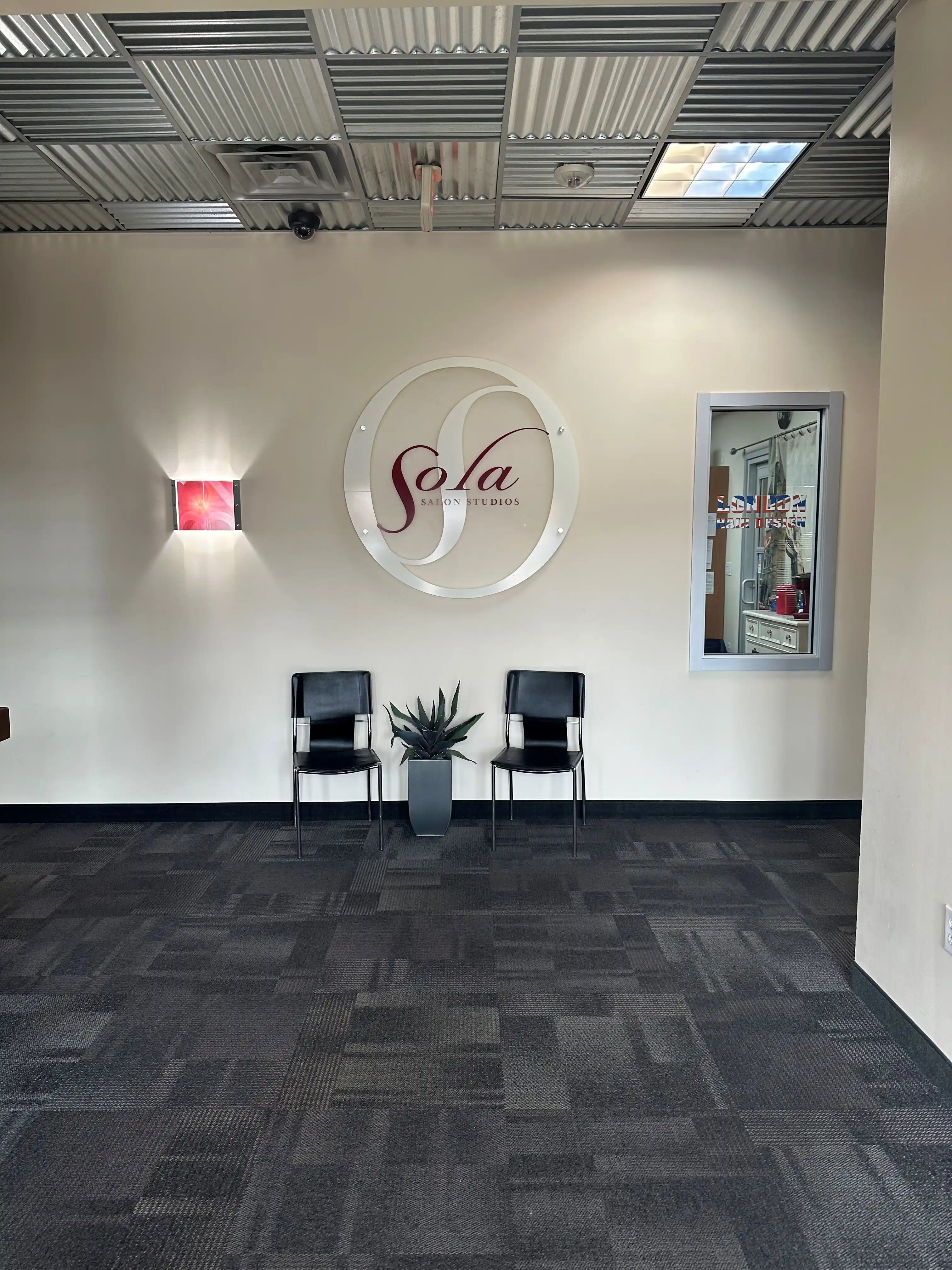 人気ブランドバ40代 Salon Suites Worth Fort Center, Fashion Hulen in Rent For 衛生日用品